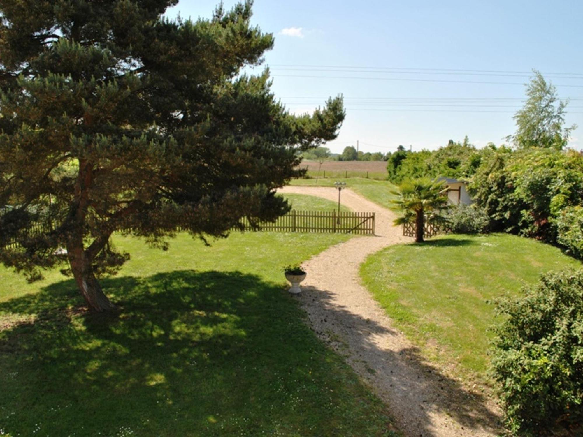 Gite De Charme Pres Des Chateaux De La Loire Avec Jardin, Terrasse Et Equipements Pour Familles - Fr-1-381-359 Azay-sur-Cher Exterior foto